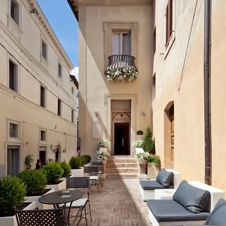 Hotel Degli Affreschi-2